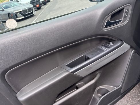 Used 2022 Chevrolet Colorado LT w/ Fleet Safety Package image 11