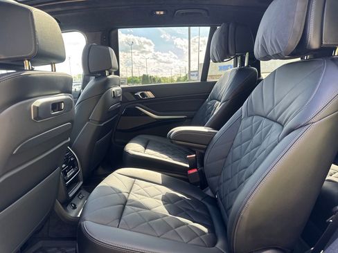 New 2026 BMW X7 xDrive40i w/ M Sport Package AWD/4WD image 19