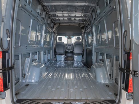 Certified 2025 Mercedes-Benz Sprinter 2500 image 30
