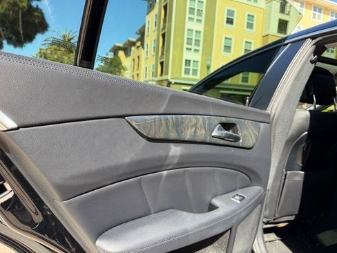 Used 2014 Mercedes-Benz CLS 550 image 32
