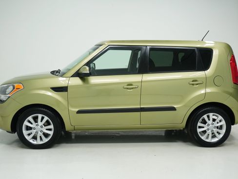 Used 2013 Kia Soul + image 7