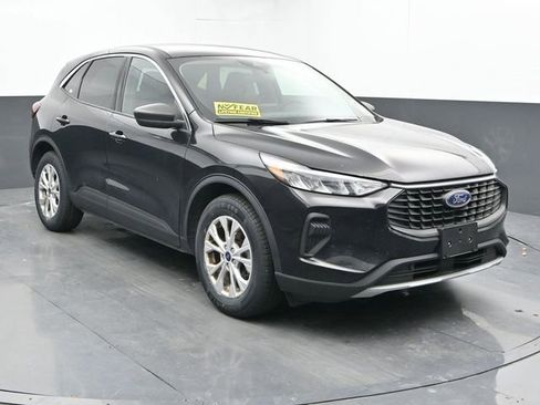 Used 2024 Ford Escape Active image 2