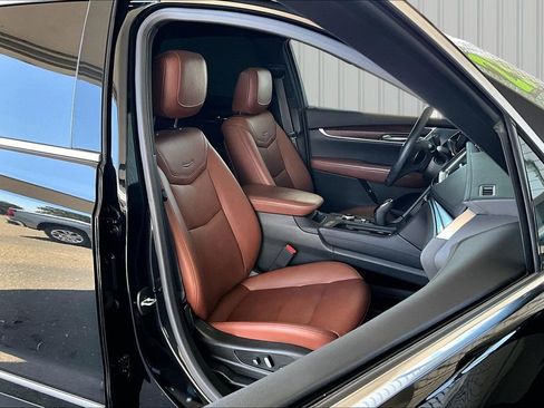 Used 2023 Cadillac XT5 Premium Luxury w/ Technology Package FWD image 17