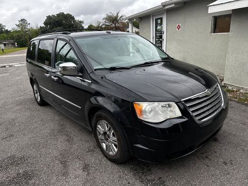Used 2010 Chrysler Town & Country Limited w/ Entertainment Group #3 image 3