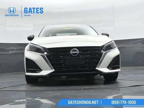Used 2025 Nissan Altima 2.5 SV FWD image 37