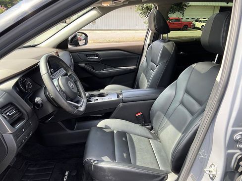 Certified 2023 Nissan Rogue SV w/ SV Premium B Package FWD image 12