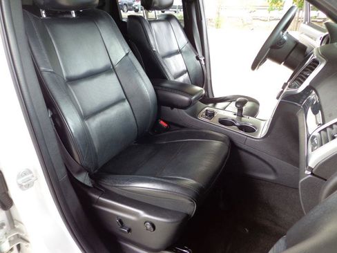 Used 2015 Jeep Grand Cherokee High Altitude AWD/4WD image 17