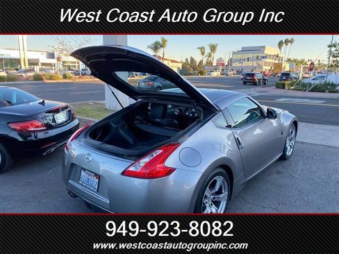 Used 2009 Nissan 370Z Touring image 10