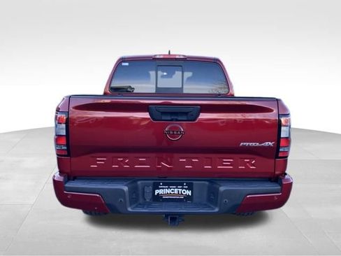 Used 2022 Nissan Frontier PRO-4X image 6