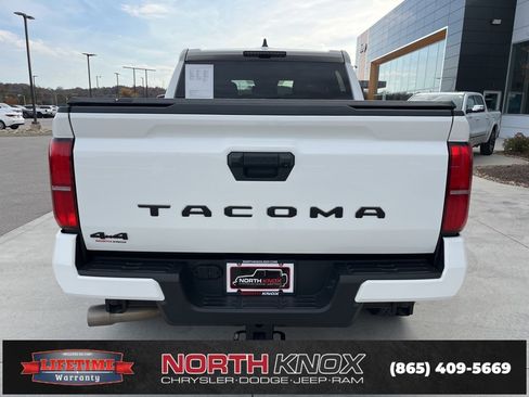 Used 2024 Toyota Tacoma TRD Off-Road image 18