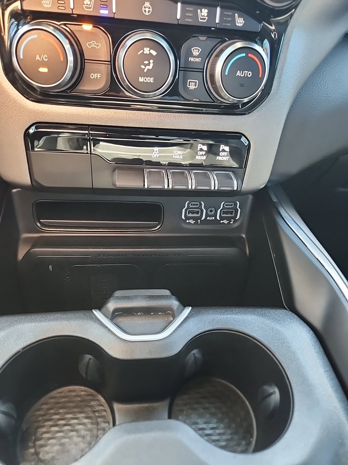 Used 2022 RAM 1500 Laramie AWD/4WD image 16