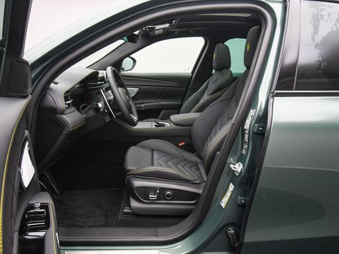 New 2025 Maserati Grecale Modena image 18