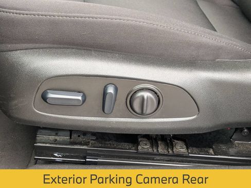 Used 2025 Chevrolet Malibu LT FWD image 15