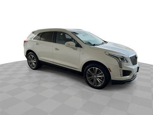 Certified 2025 Cadillac XT5 Premium Luxury image 2
