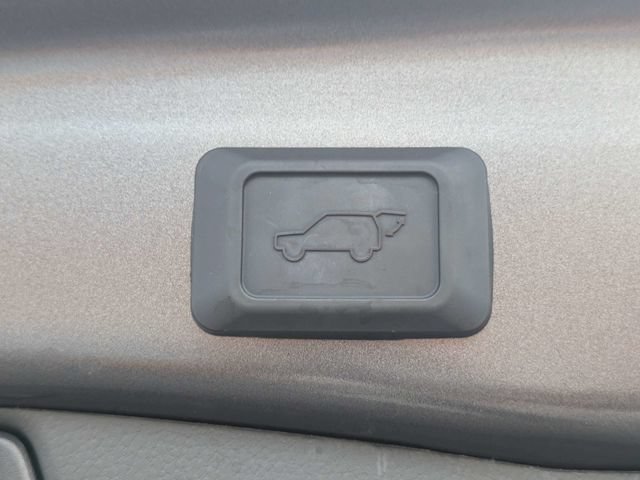 Used 2025 Toyota RAV4 XLE w/ Convenience Package FWD image 13