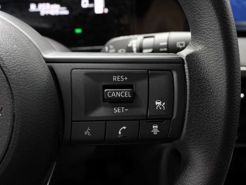 Certified 2025 Nissan Kicks SV AWD/4WD image 28