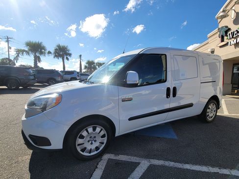 Used 2021 RAM ProMaster City Tradesman SLT image 6