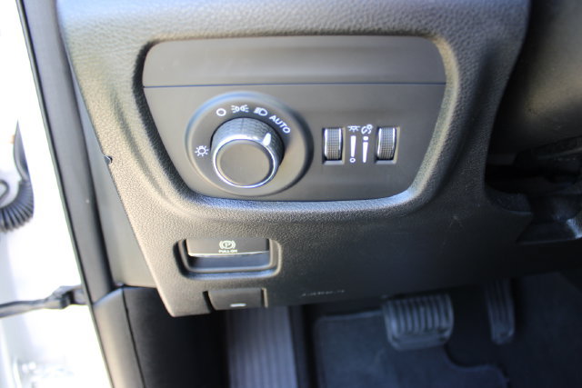 Used 2024 Jeep Grand Cherokee Altitude AWD/4WD image 11