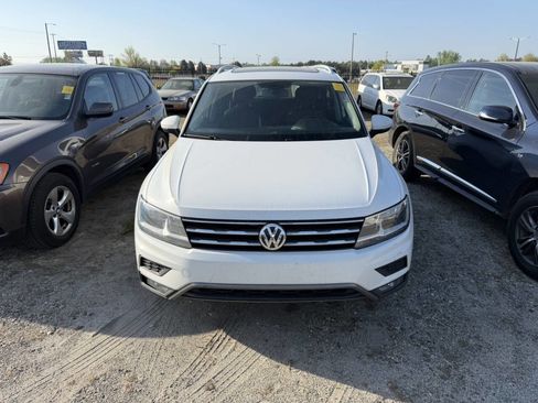 Used 2018 Volkswagen Tiguan SEL image 2