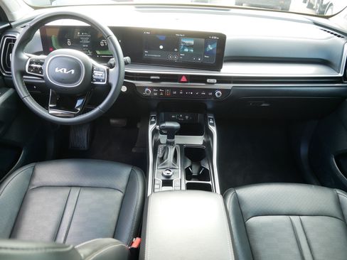Certified 2025 Kia Sorento S AWD/4WD image 10