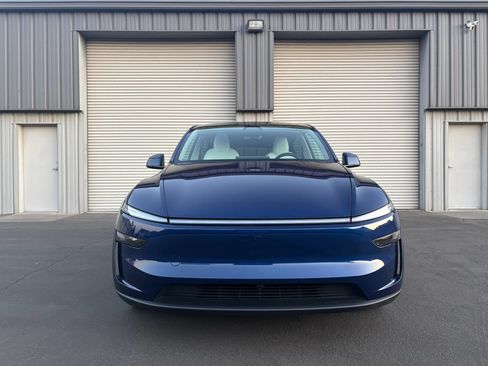 Used 2026 Tesla Model Y 2WD image 6