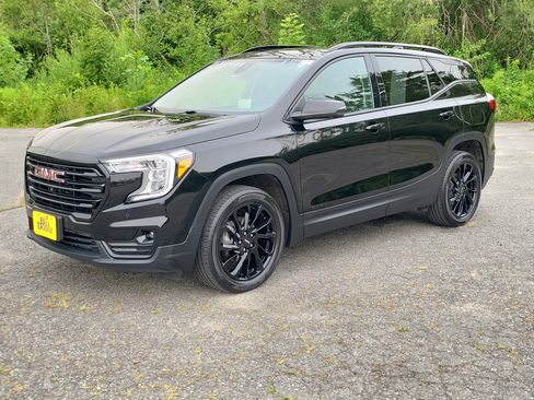 Used 2023 GMC Terrain SLT w/ Infotainment Package II AWD/4WD image 1