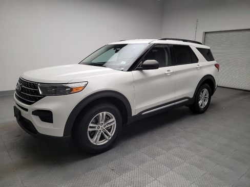 Used 2020 Ford Explorer XLT w/ Comfort Package image 2