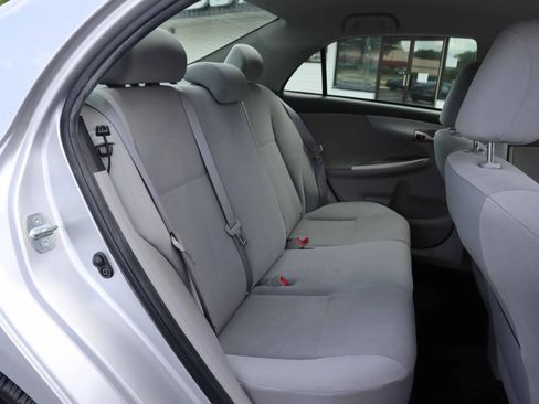 Used 2013 Toyota Corolla LE FWD image 4