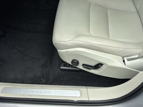 Used 2024 Volvo XC60 B5 Plus w/ Climate Package AWD/4WD image 25