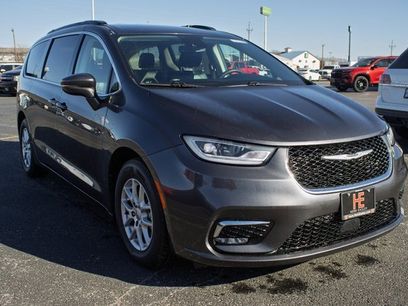 Used 2022 Chrysler Pacifica Touring-L