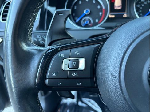 Used 2017 Volkswagen Golf R 4-Door image 27