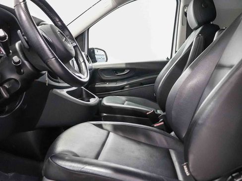 Used 2023 Mercedes-Benz Metris image 17