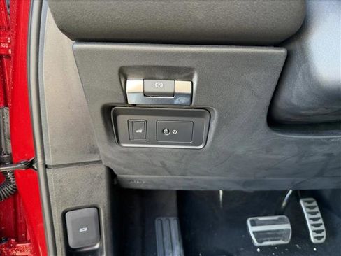 Used 2023 Land Rover Range Rover Evoque R-Dynamic SE image 14