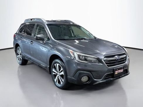 Used 2018 Subaru Outback 2.5i Limited AWD/4WD image 3