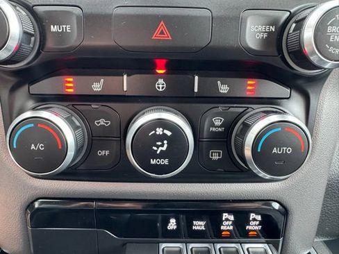 Used 2020 RAM 1500 Big Horn AWD/4WD image 22