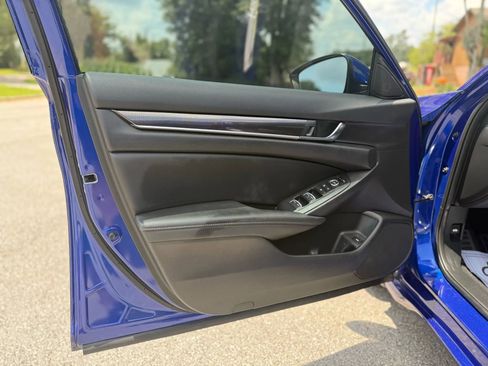 Used 2019 Honda Accord Sport image 16