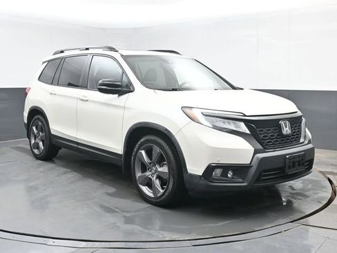 Used 2019 Honda Passport Touring image 2