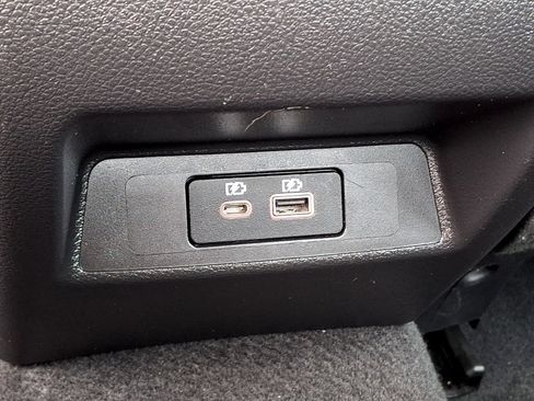 Used 2025 Nissan Altima 2.5 SV FWD image 11