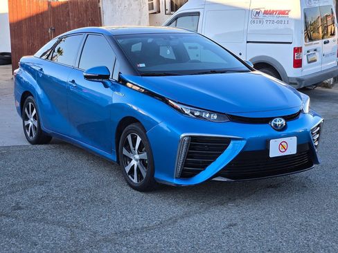 Used 2018 Toyota Mirai FWD image 7