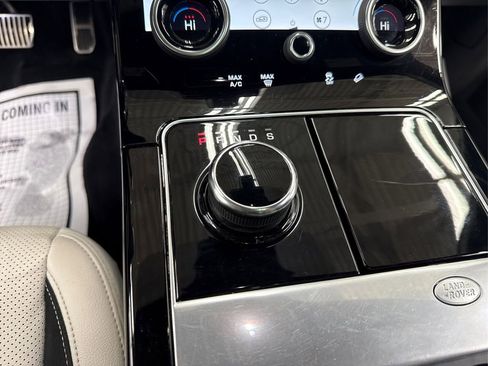 Used 2019 Land Rover Range Rover Velar R-Dynamic SE image 34