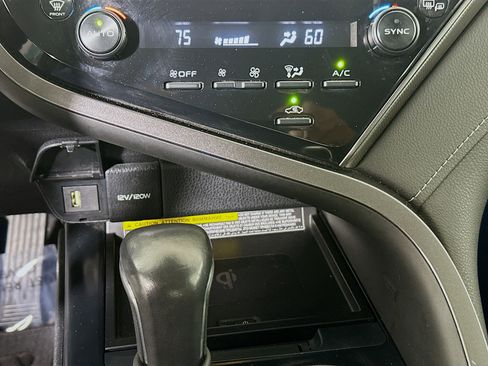 Used 2020 Toyota Camry XSE FWD image 23