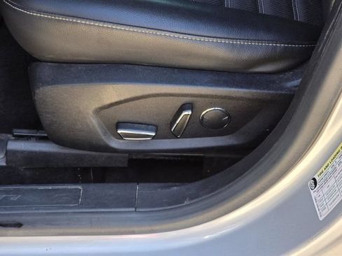 Used 2017 Ford Fusion SE w/ Equipment Group 201A FWD image 30