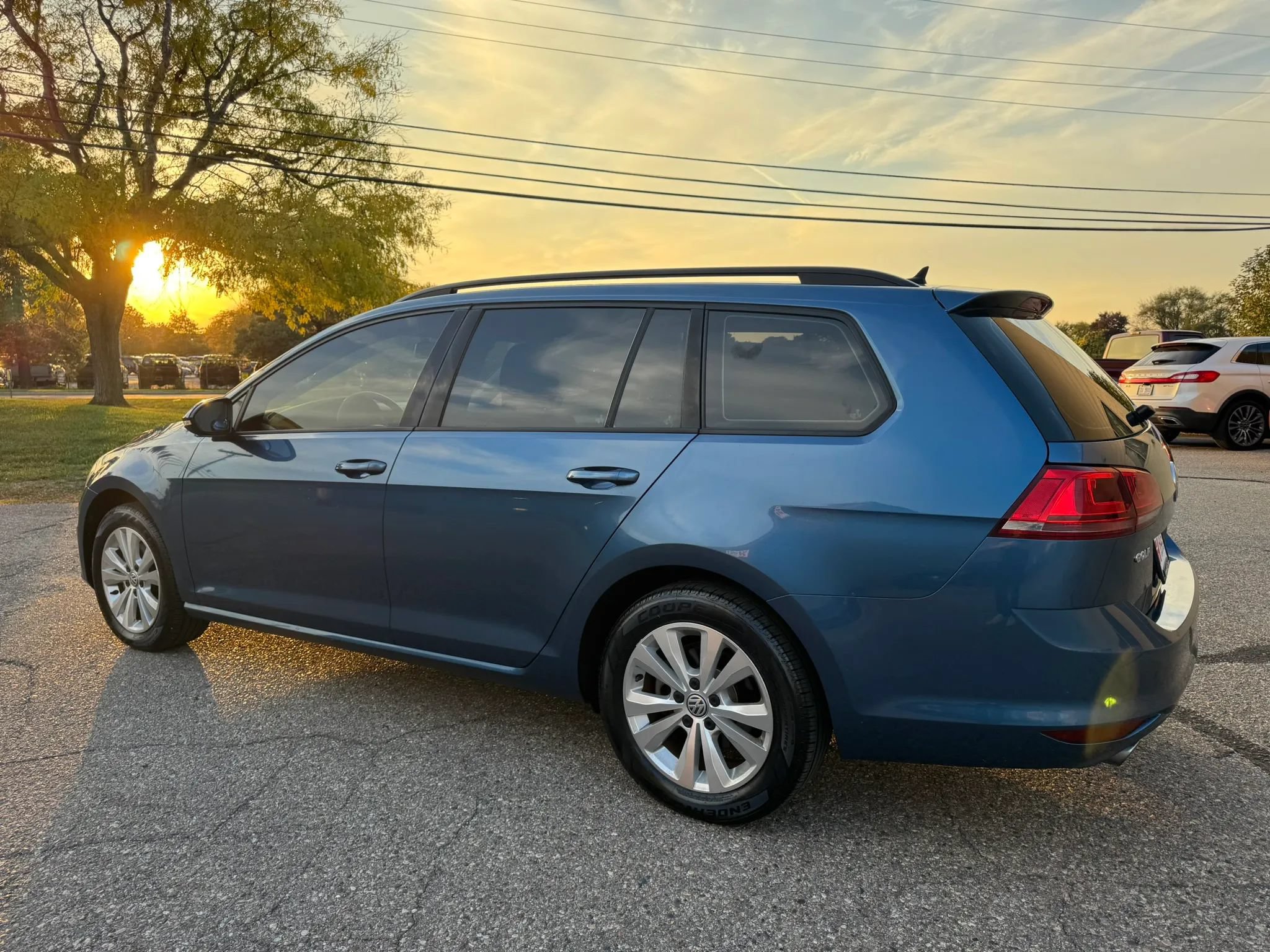 Used 2017 Volkswagen Golf S AWD/4WD image 6