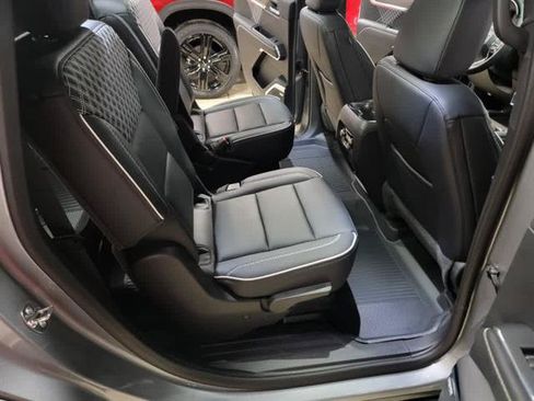 New 2026 GMC Acadia Denali w/ Super Cruise Package AWD/4WD image 11