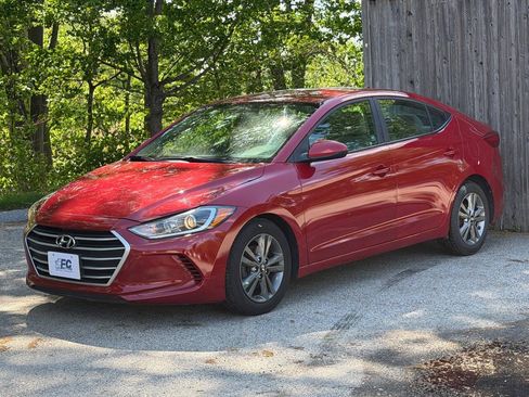 Used 2017 Hyundai Elantra SE FWD image 3