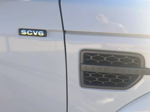 Used 2016 Land Rover LR4 HSE Silver Edition AWD/4WD image 12