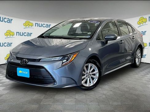 Used 2023 Toyota Corolla LE w/ LE Premium Package FWD image 3