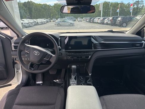 Used 2025 Toyota Camry LE image 14
