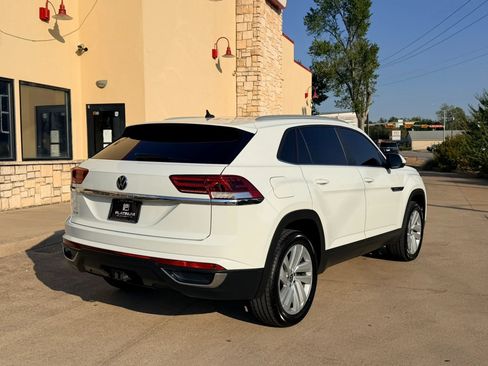 Used 2021 Volkswagen Atlas Cross Sport SE w/ Panoramic Sunroof Package FWD image 5
