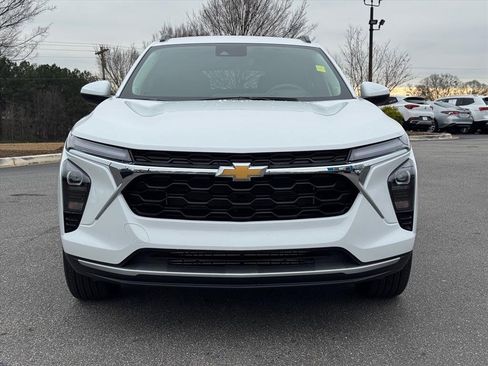 Used 2026 Chevrolet Trax LT image 8